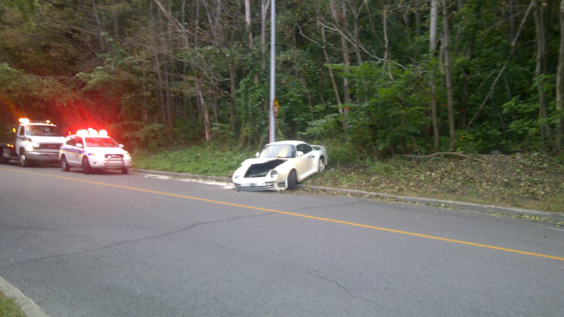 Illustration for article titled Experience The Sheer Horror Of A Crashed Porsche 959 In Montreal
